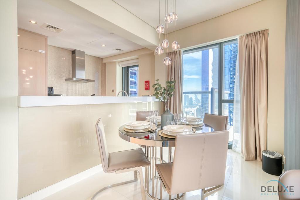 Fotografie z fotogalerie ubytování Sophisticated 2BR at DAMAC Towers by Paramount A Business Bay by Deluxe Holiday Homes v Dubaji