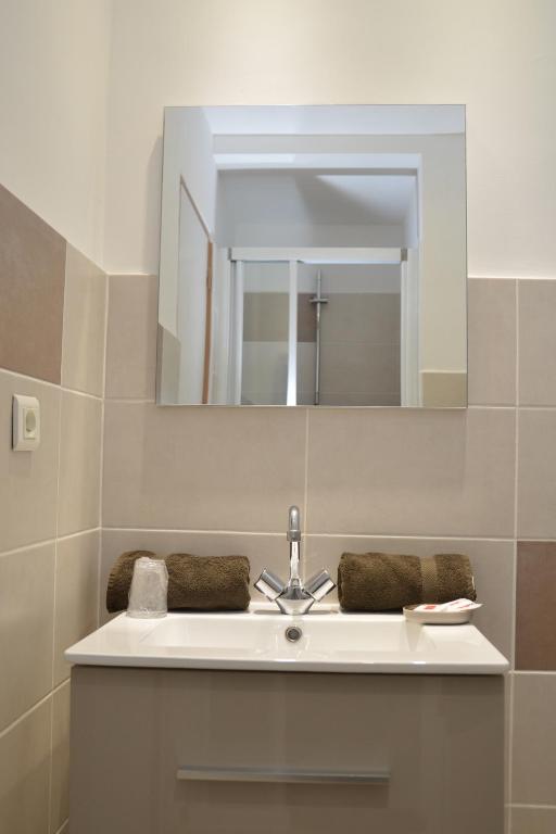 Fotografie z fotogalerie ubytování Hotel Le Terminus v destinaci Le Lavandou
