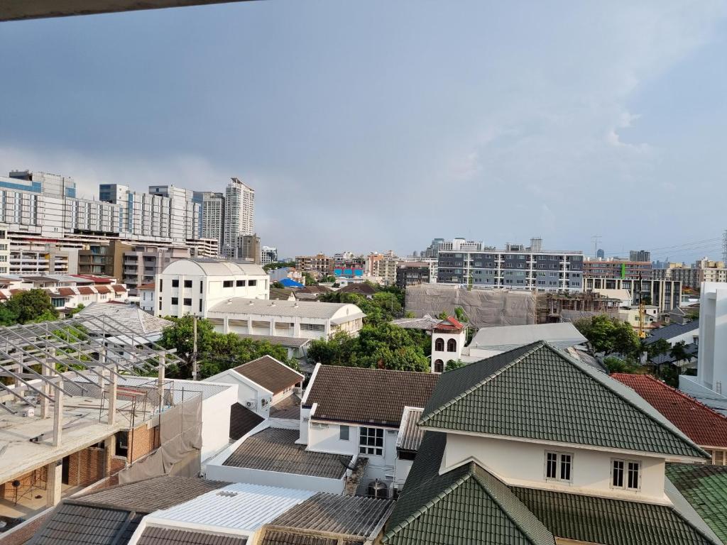 Nespecifikovaný výhled na destinaci Bangkok nebo výhled na město při pohledu z aparthotelu