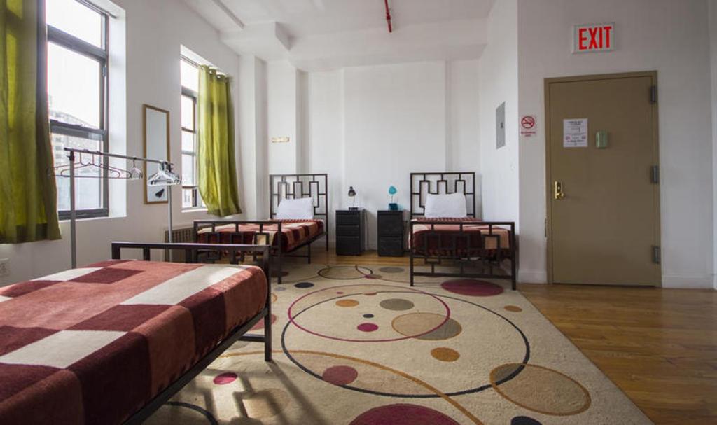 NY Moore Hostel - 单床在4床女宿舍的私人浴室