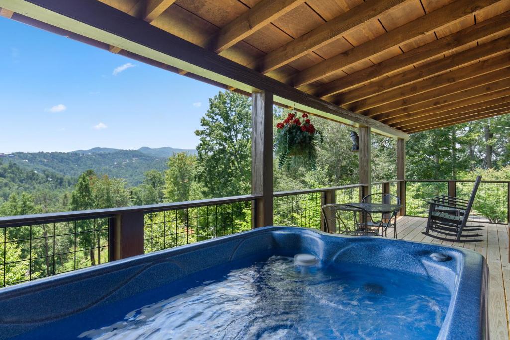 Nestled Inn, 1 Bedroom, Secluded, WiFi, Jetted Tub, Sleeps 2