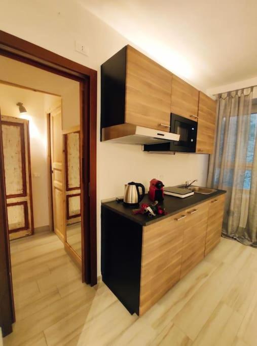 Kuchyň nebo kuchyňský kout v ubytování Antico Borgo Lago di Como