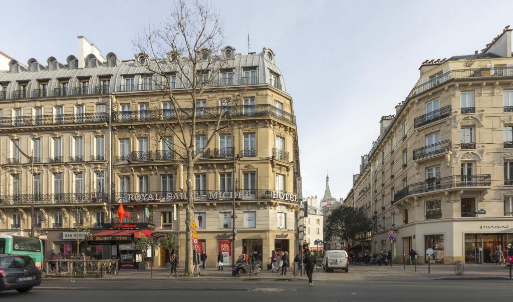 🏨 ¡Reservá en Royal Saint Michel! · 3 BOULEVARD SAINT MICHEL, BARRIO LATINO - 5º DISTRITO, 75005 PARÍS, FRANCIA 🌍