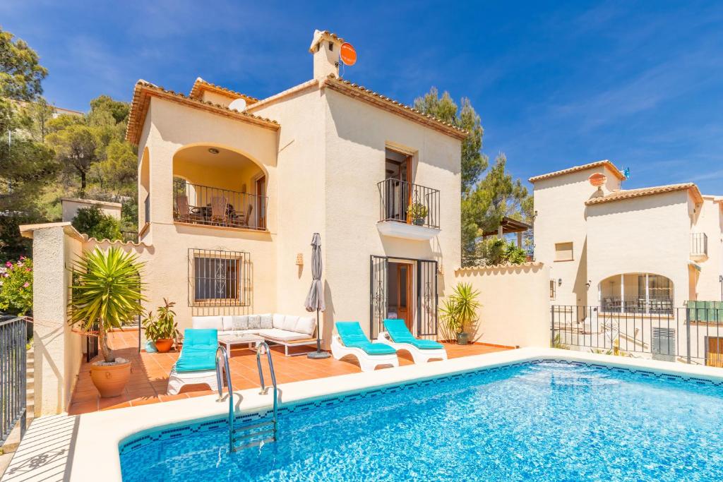 The swimming pool at or close to Holiday Villa Near Denia