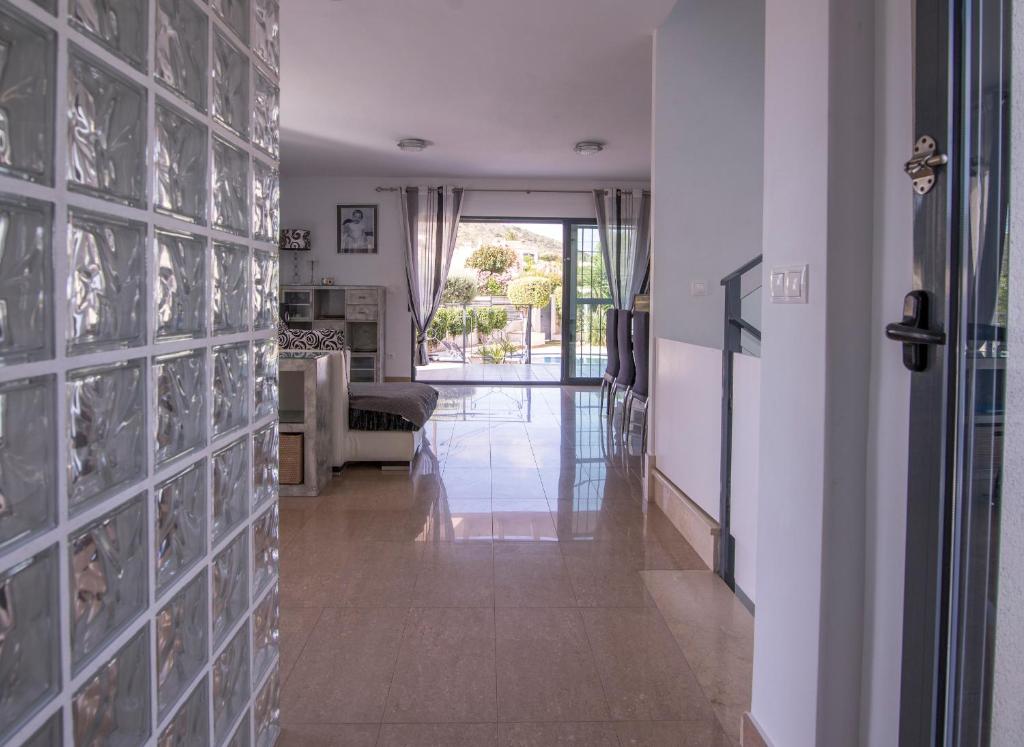 Fotografie z fotogalerie ubytování Villa moderna con piscina v destinaci El Campello