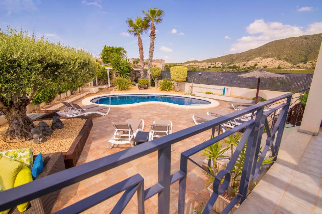 Bazén v ubytování Villa moderna con piscina nebo v jeho okolí