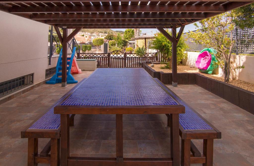 Balkón nebo terasa v ubytování Villa moderna con piscina