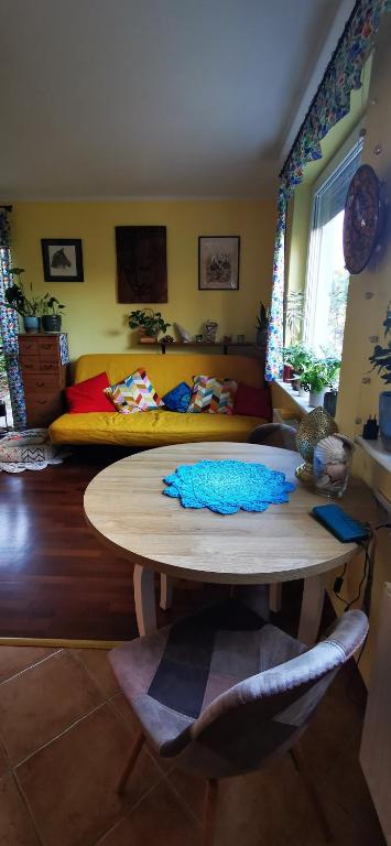 Przytulna kawalerka z ogrodem - Apartamento De Una Habitación
