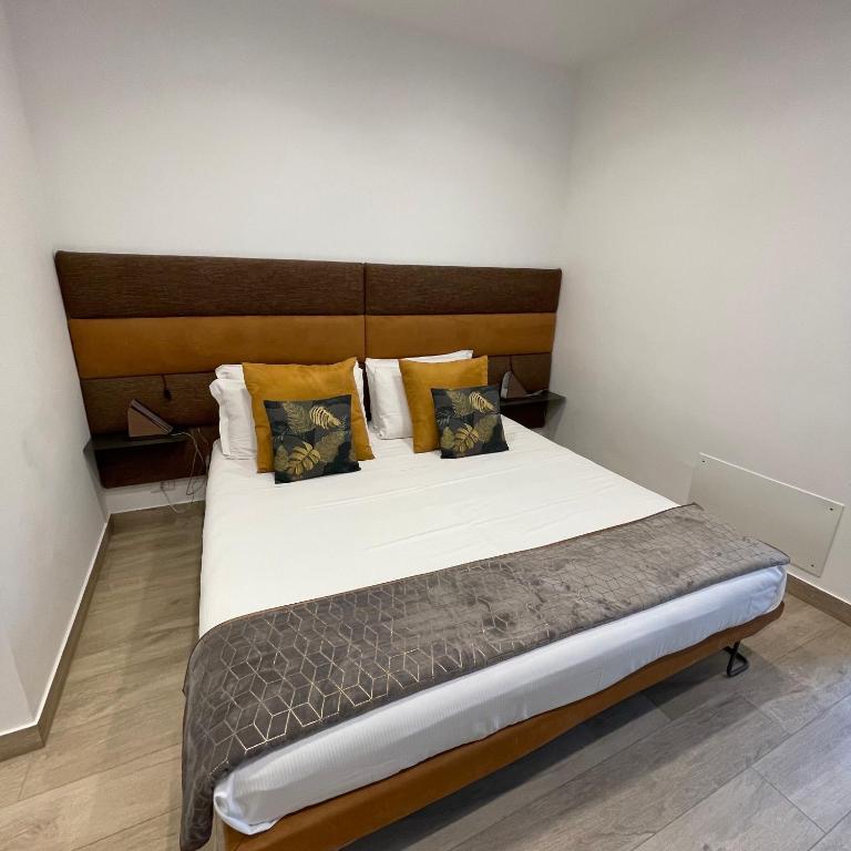 Namuri Luxury Rooms - 4