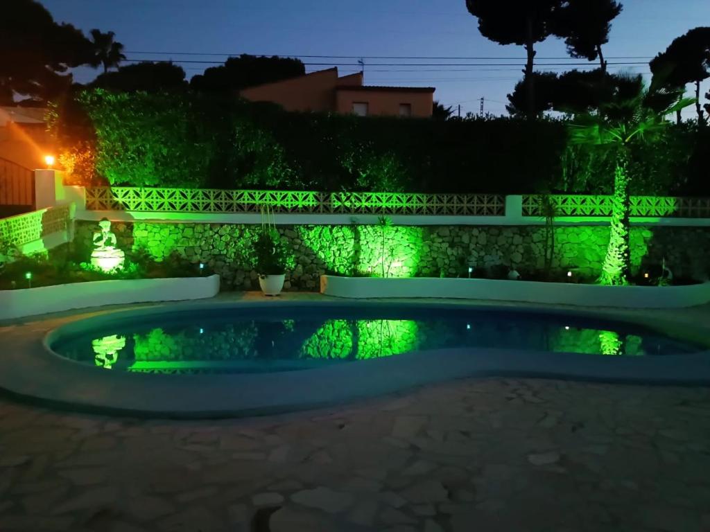Bazén v ubytovaní 1-Bed Apartment close to Moraira town centre alebo v jeho blízkosti