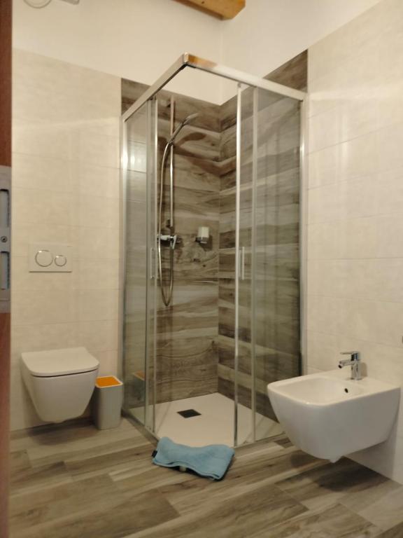 A bathroom at Agritur Lavanda