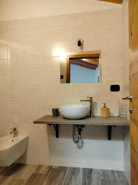 A bathroom at Agritur Lavanda