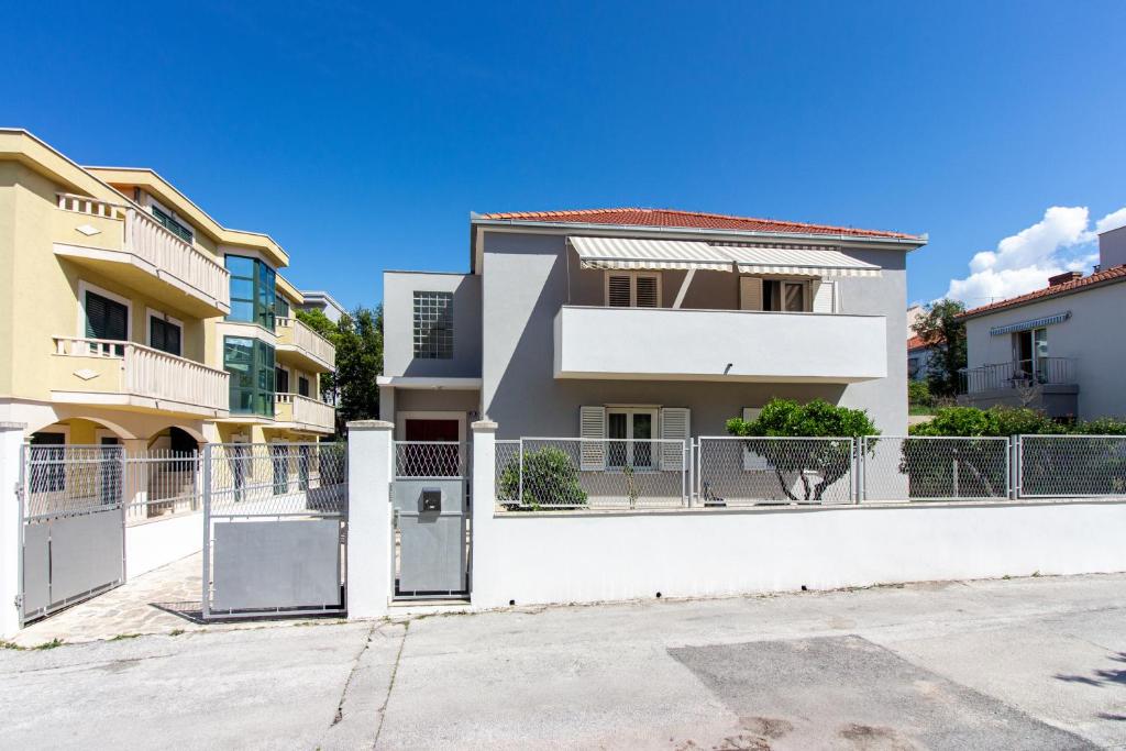 Budova, v ktorej sa apartmán nachádza