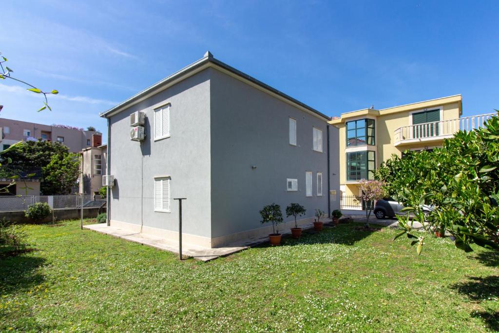 Budova, v ktorej sa apartmán nachádza
