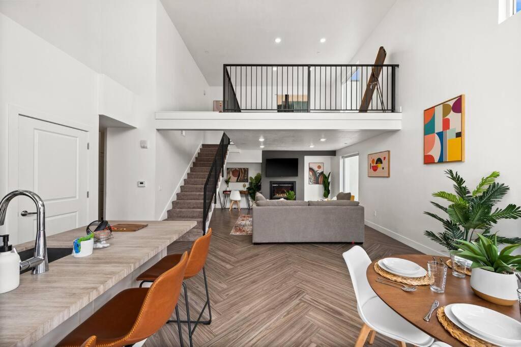 Gallery Detail: Lux Penthouse Oasis Heart Of Slc Salt Lake City Updated
