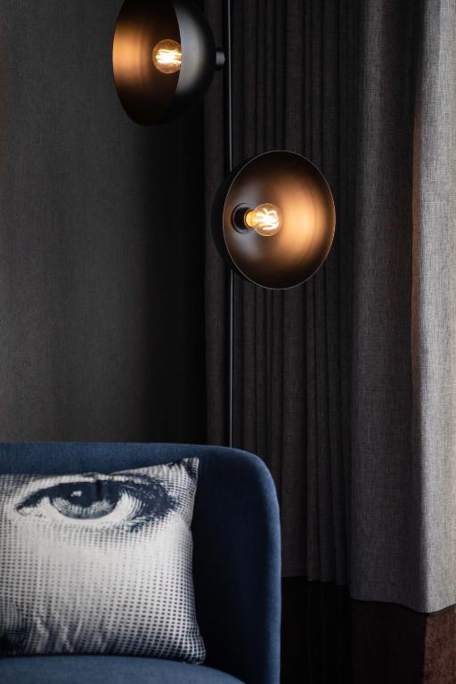 Montcalm East, Autograph Collection - Resim 12