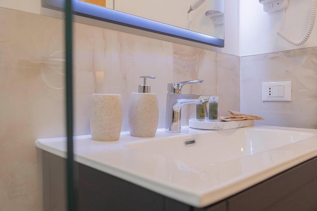 CRYS: Rooms, Holiday, Business - 5