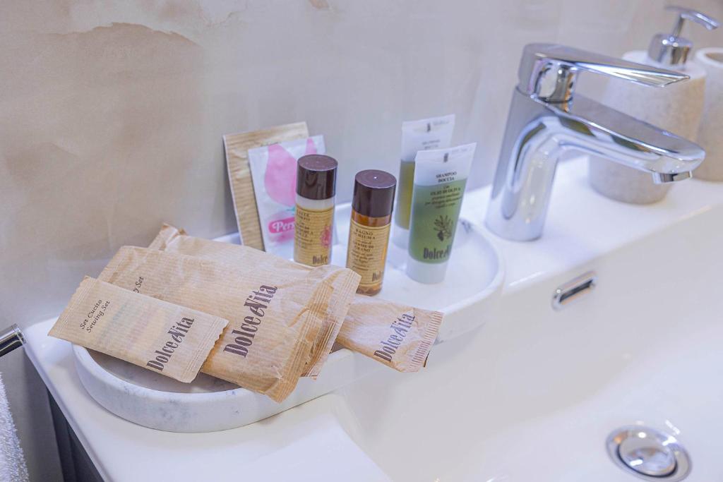 CRYS: Rooms, Holiday, Business - 8