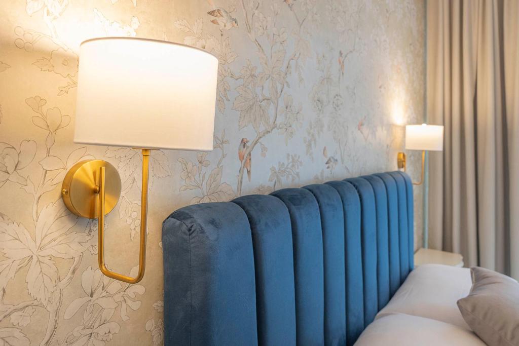 CRYS: Rooms, Holiday, Business - 13