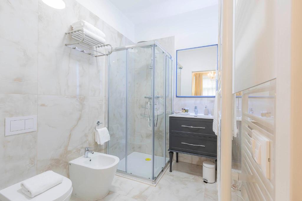 CRYS: Rooms, Holiday, Business - 18