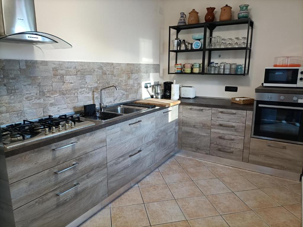 A kitchen or kitchenette at VILLA TAI