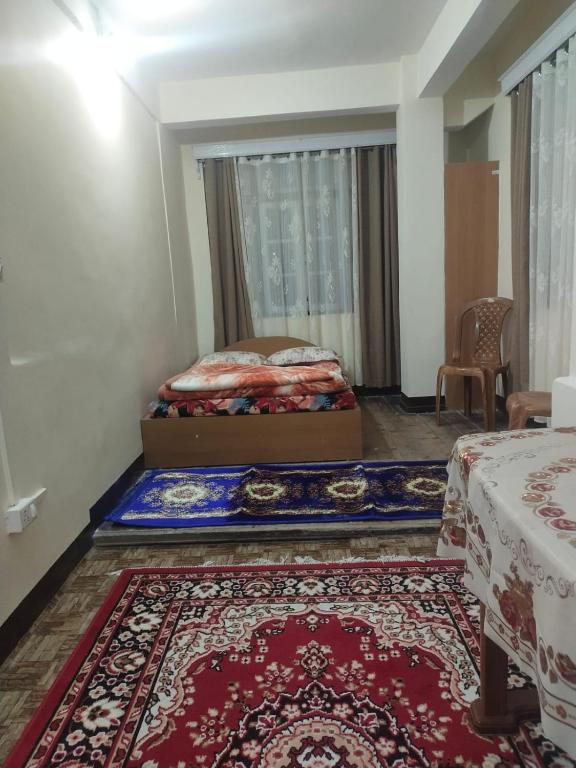 DukeRaj Homestay - Apartment With Mountain View