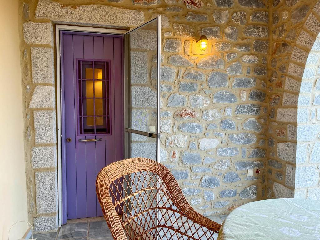 Fotografie z fotogalerie ubytování Mani family friendly, mountain house with parking v destinaci Oítilon
