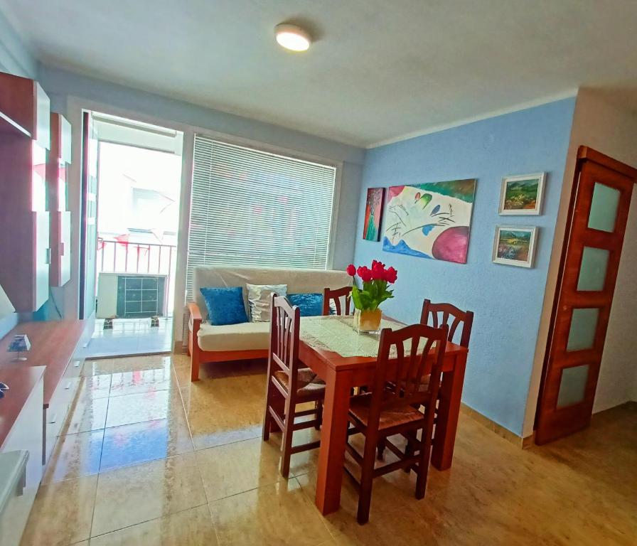 Fotografie z fotogalerie ubytování Apartamento en primera línea de playa. Salou v destinaci Salou