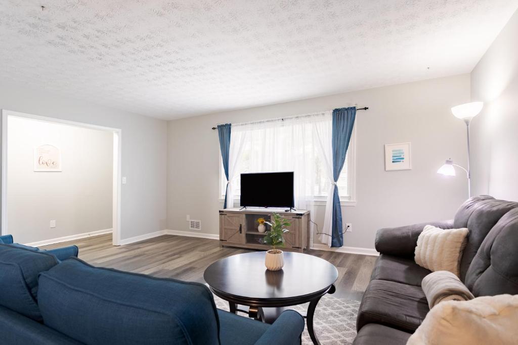 Μια τηλεόραση ή/και κέντρο ψυχαγωγίας στο 3Bed/2.5Bath - Relax on Ridgetop