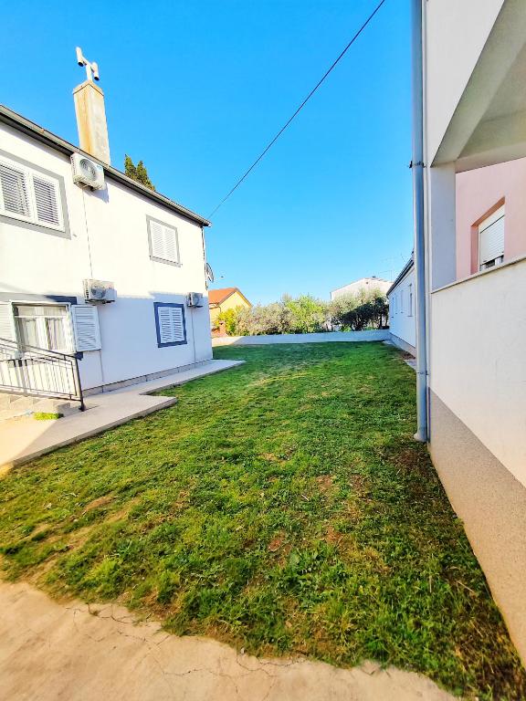 Apartments MTV - private parking, Fast Wi-Fi & Steps to the Beach