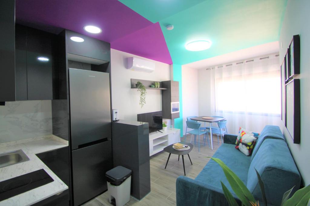Una cocina o zona de cocina en CASATURIS NEWON APARTAMENTOS en EL CAMPELLO