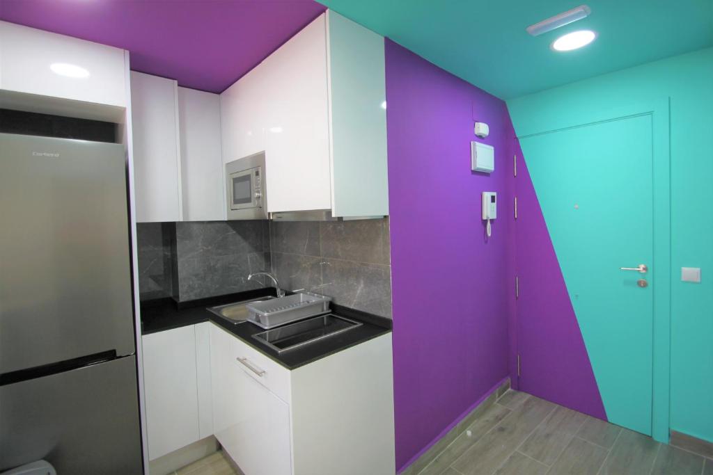 Una cocina o zona de cocina en CASATURIS NEWON APARTAMENTOS en EL CAMPELLO
