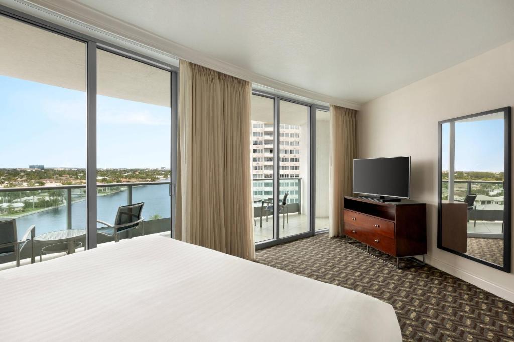 TV a/nebo společenská místnost v ubytování Residence Inn by Marriott Fort Lauderdale Intracoastal