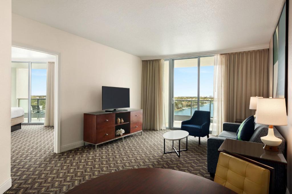 TV a/nebo společenská místnost v ubytování Residence Inn by Marriott Fort Lauderdale Intracoastal