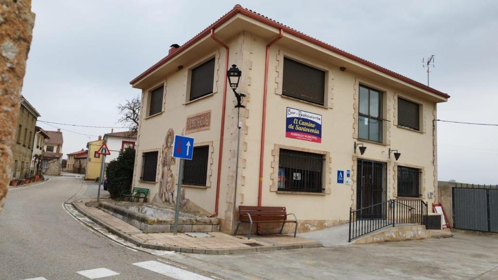 Albergues Albergue El Camino de Santovenia en Santovenia de Oca, Castilla y León