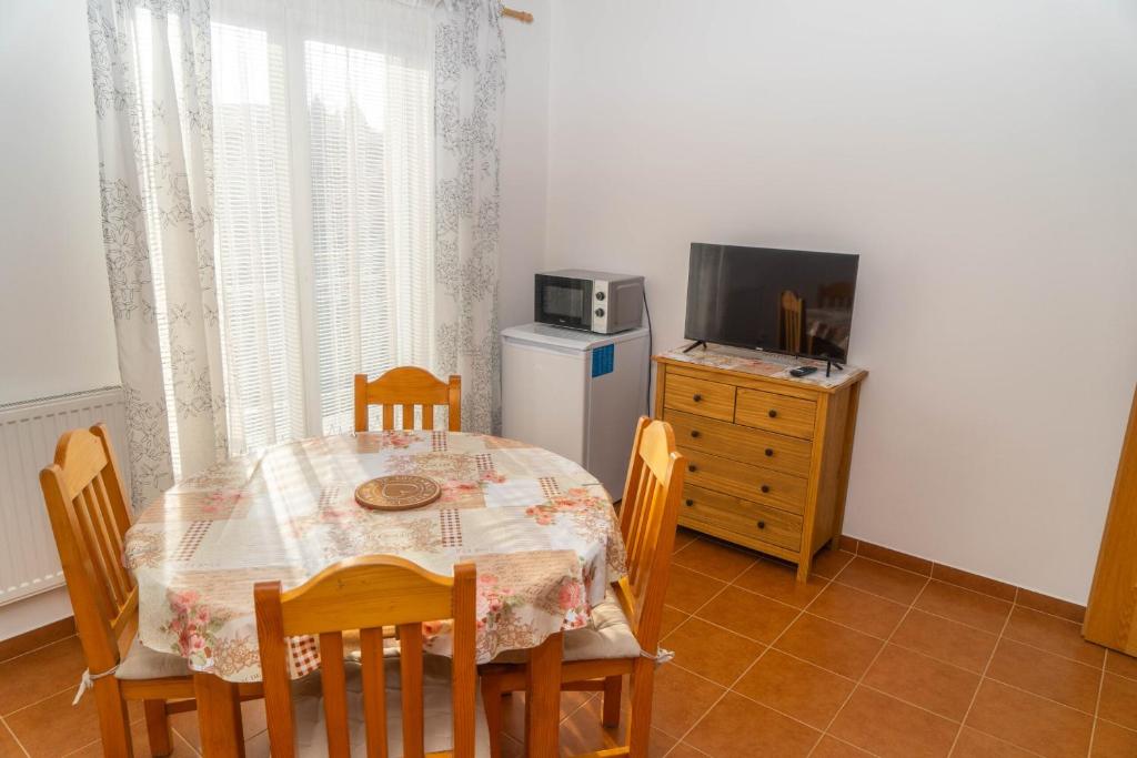 TV a/nebo společenská místnost v ubytování Apartmán Tereza