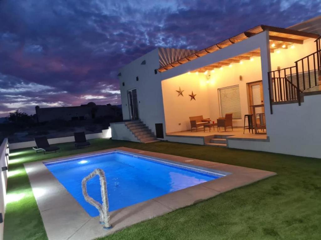 Πισίνα στο ή κοντά στο Amazing El Dorado Ranch Pool house La Kasa 53