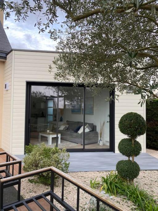 Zdjęcie z galerii obiektu L’Annexe Studio indépendant avec vue sur jardin w mieście Crévin