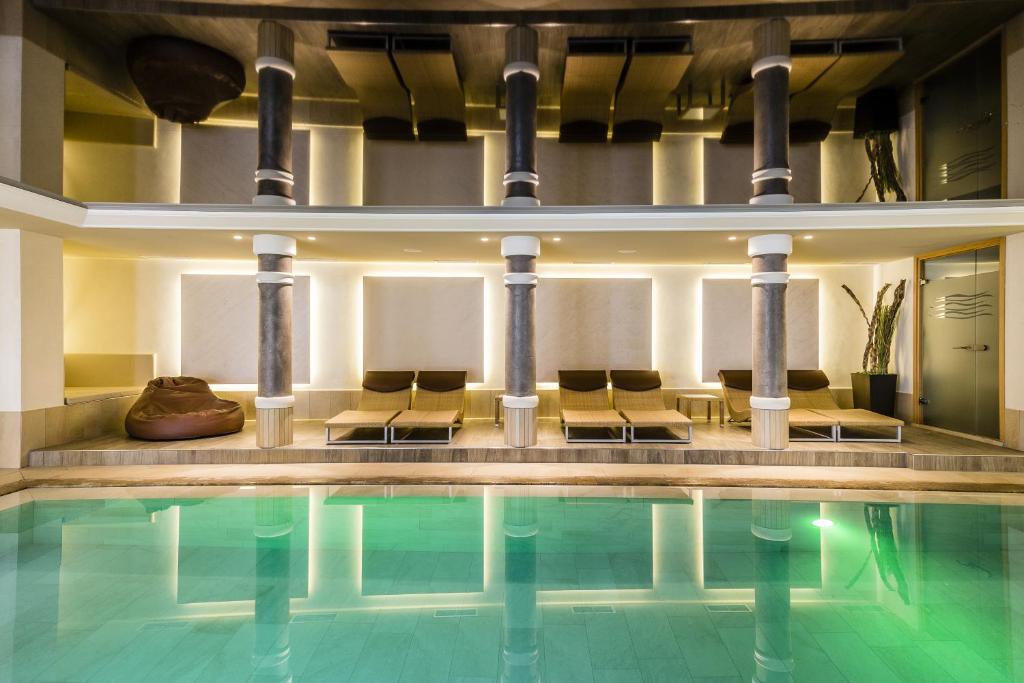 Bazén v ubytování Klein Fein Hotel Anderlahn nebo v jeho okolí