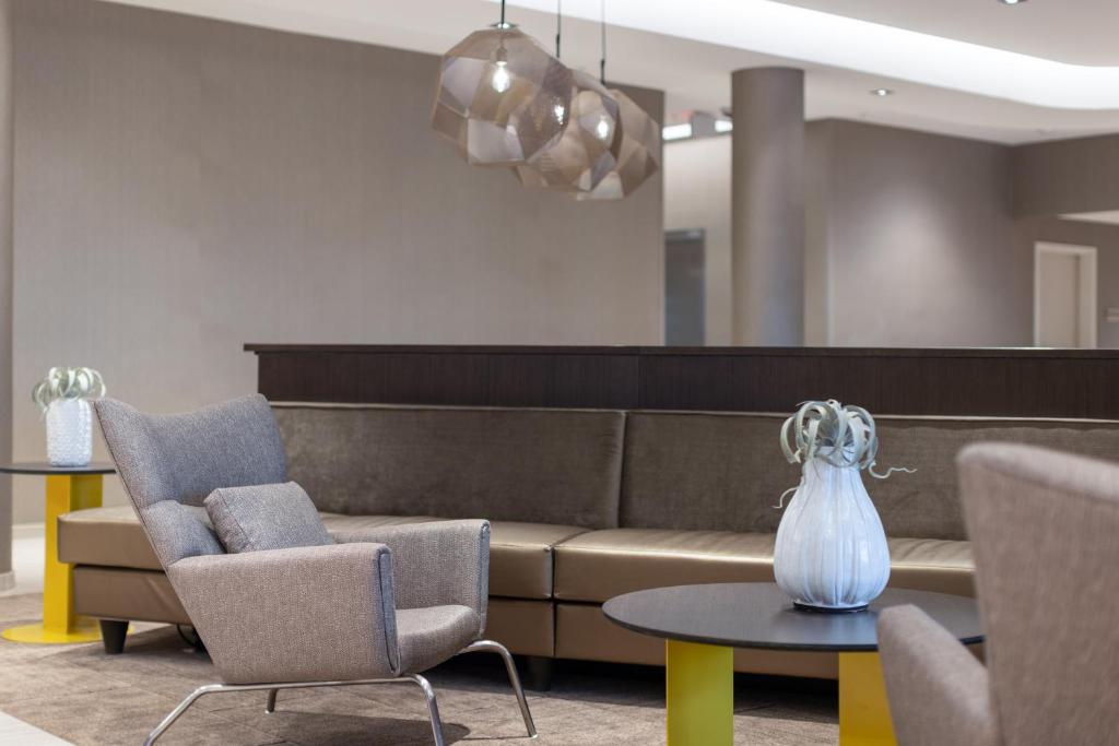 Posezení v ubytování SpringHill Suites by Marriott Tucson at The Bridges