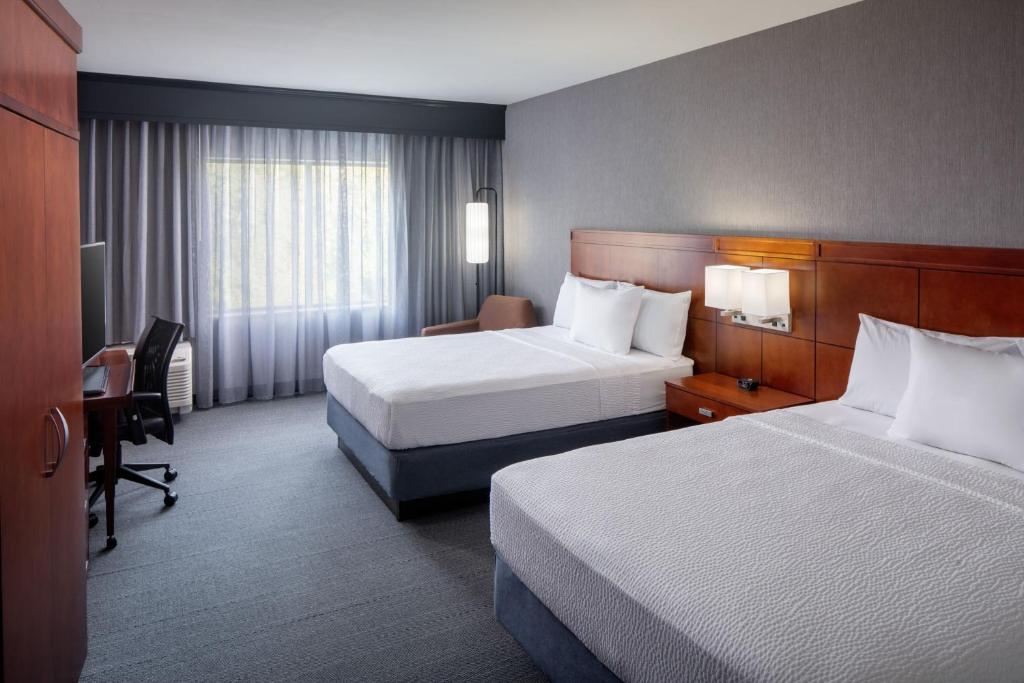 Courtyard by Marriott Charleston Downtown/Civic Center photo