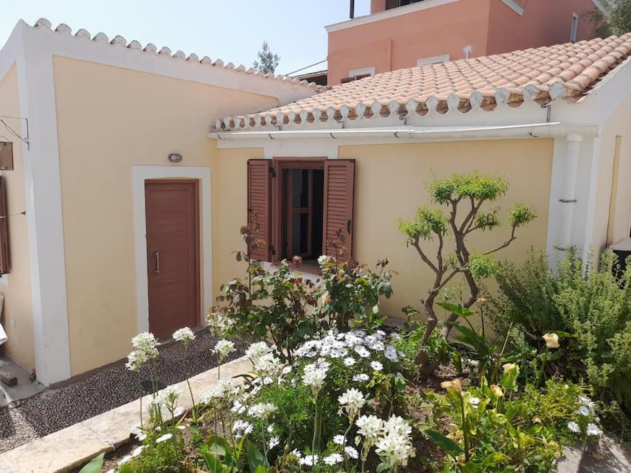 En have udenfor Cozy House Spetses