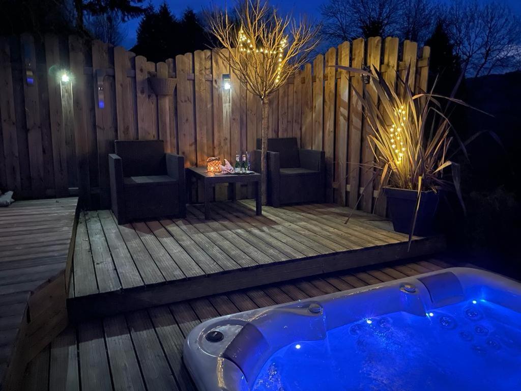Bassein majutusasutuses Kellys SPA või selle lähedal