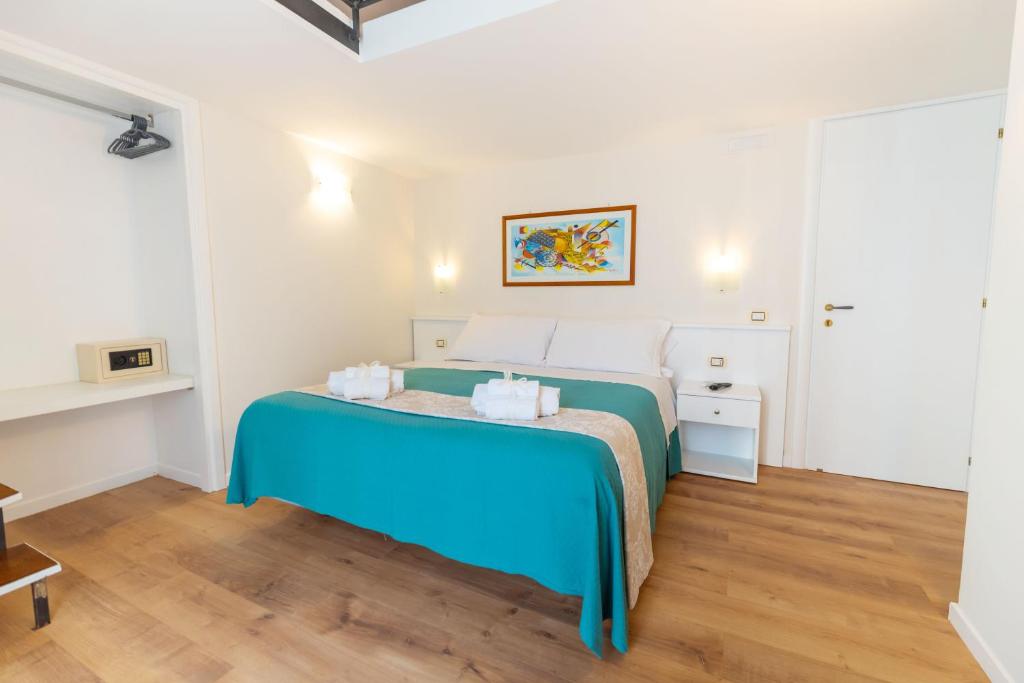 CVM Mare Luna Guest House - Camera Superior Con Balcone Privato E Vista Duomo