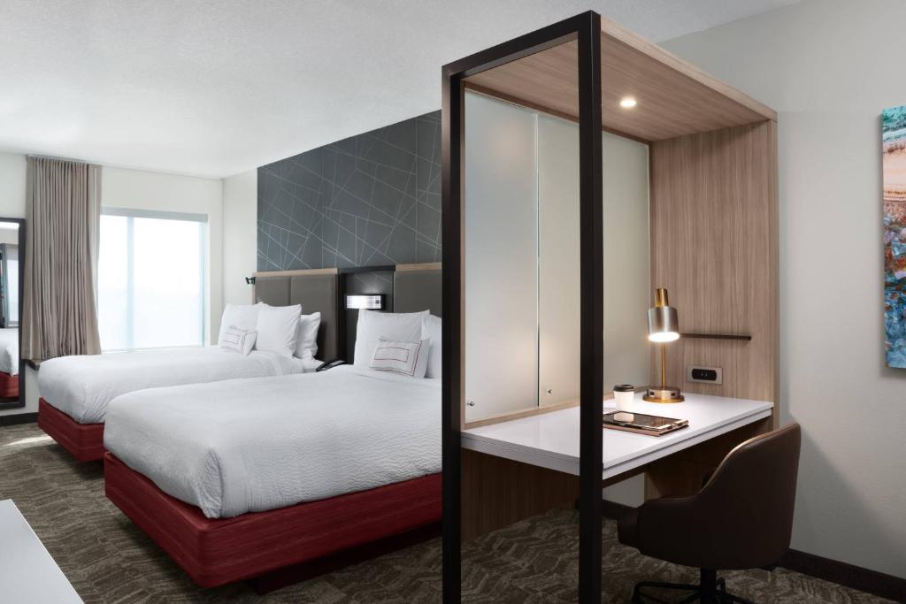 SpringHill Suites by Marriott Orlando Theme Parks Lake Buena Vista - Queen Suite With Two Queen Beds And Sofa Bed