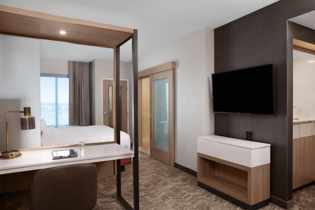SpringHill Suites by Marriott Orlando Theme Parks Lake Buena Vista - King Suite With Sofa Bed