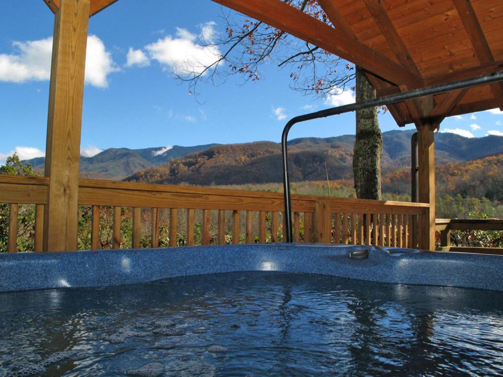 Seneca, 1 Bedroom, Sleeps 2, Private, View, Hot Tub, Pool Table, Grill - Casa De Vacaciones