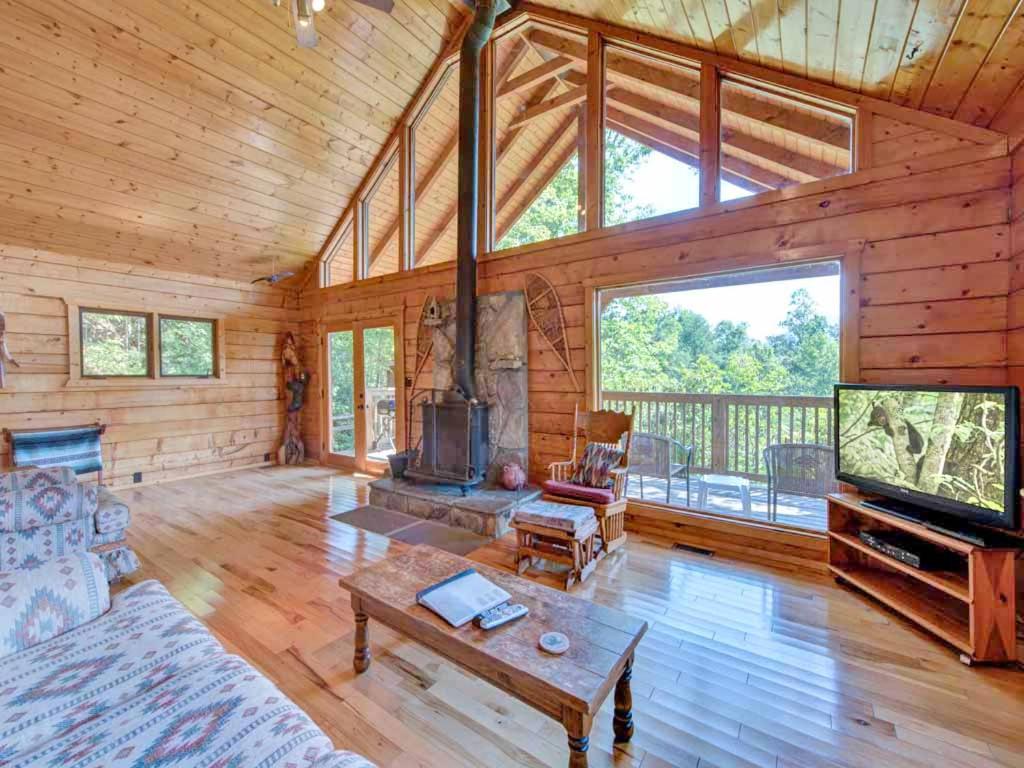 Seneca, 1 Bedroom, Sleeps 2, Private, View, Hot Tub, Pool Table, Grill - Housity