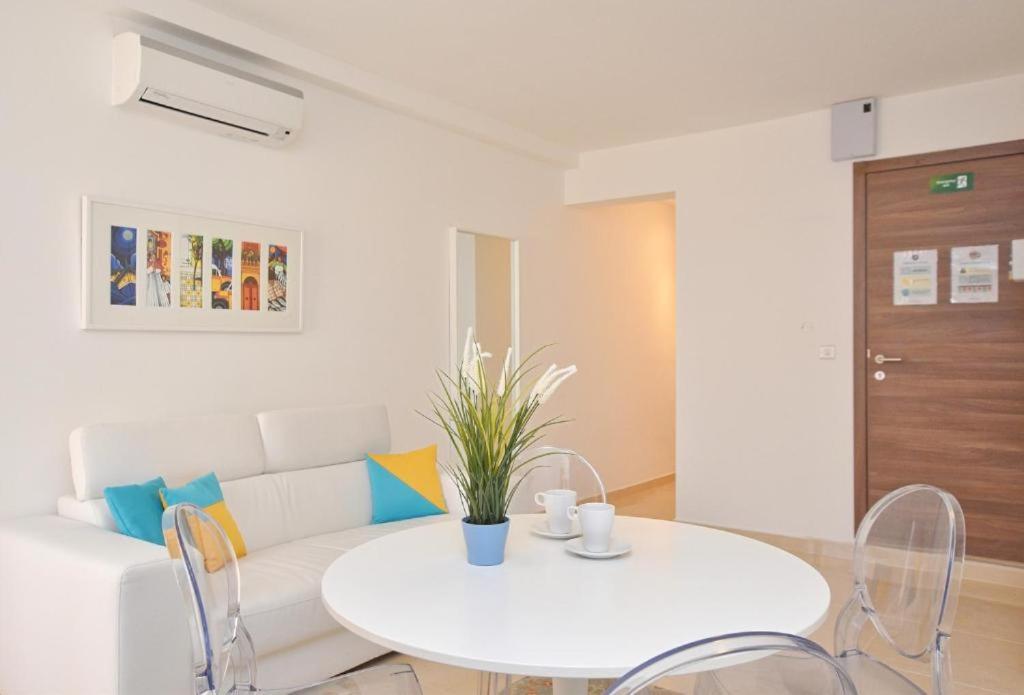 The Caves Apartments - 5