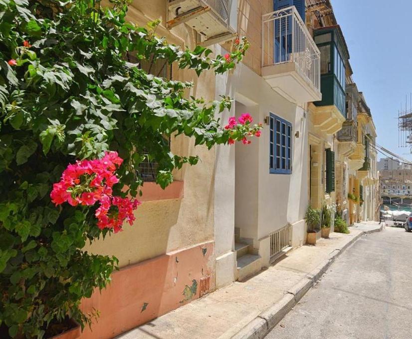 The Caves Apartments - 12